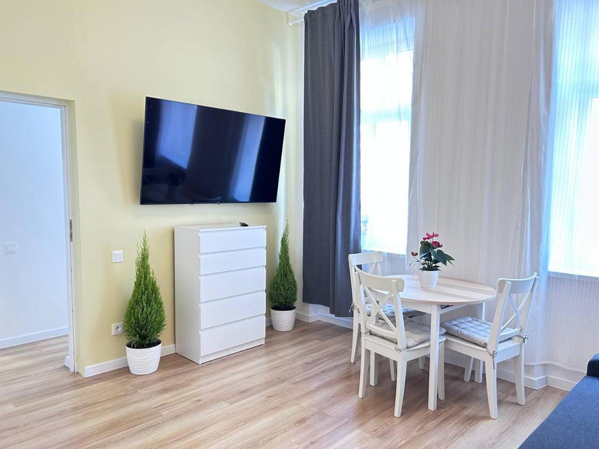 Yellow Apartments - Free Parking Катовіце Екстер'єр фото